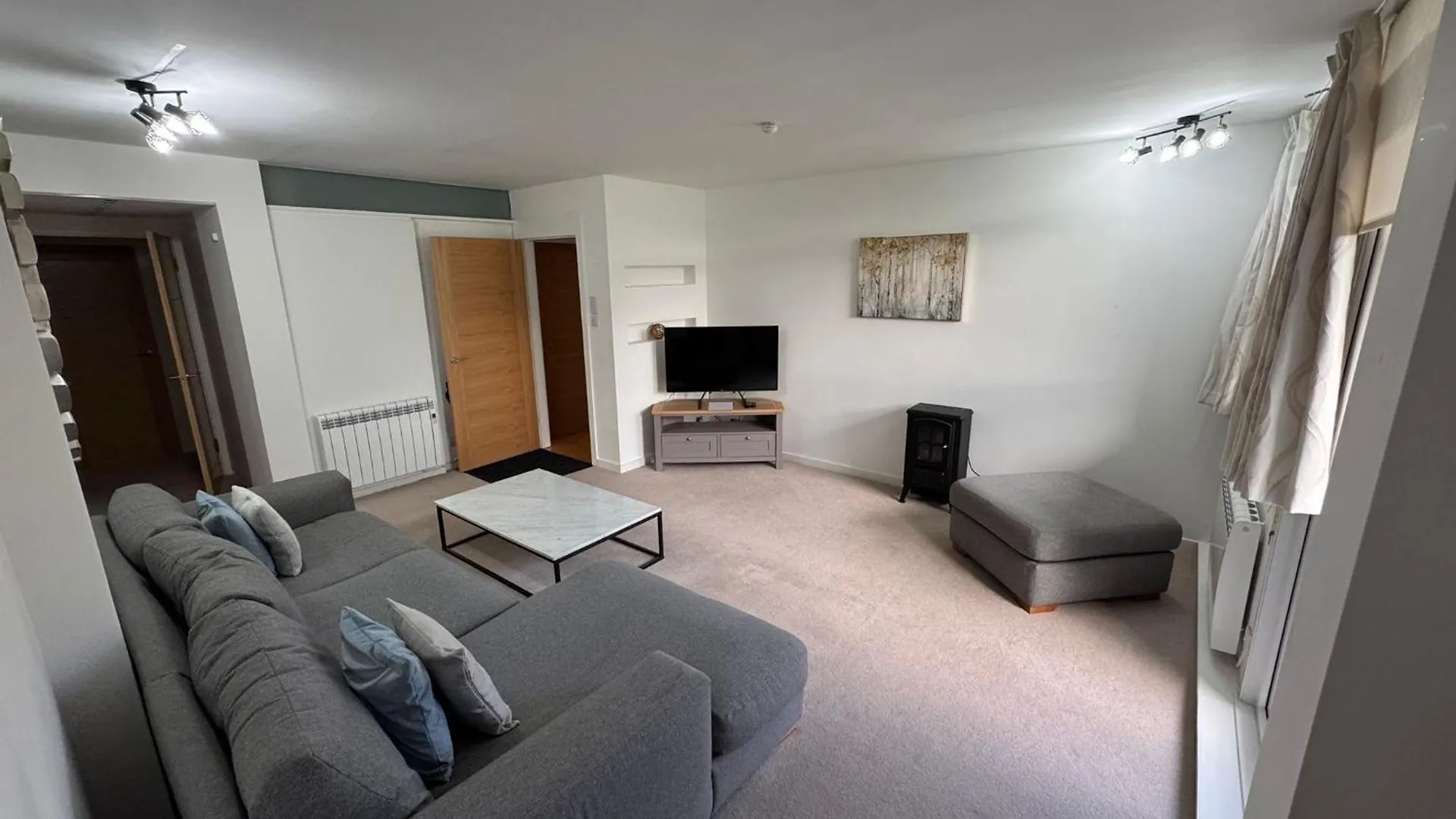 3 Bedroom Tranquil Ground Floor Flat In Merchiston Edinburgh 0*,  United Kingdom