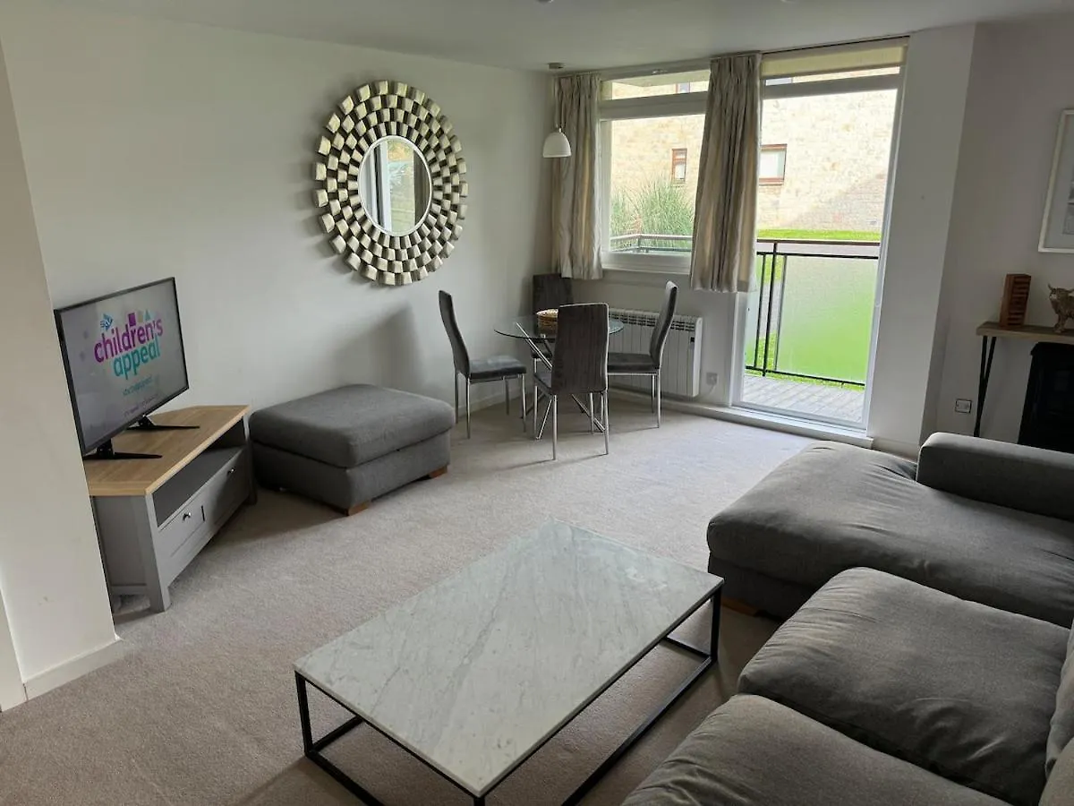 Apartment 3 Bedroom Tranquil Ground Floor Flat In Merchiston Edinburgh