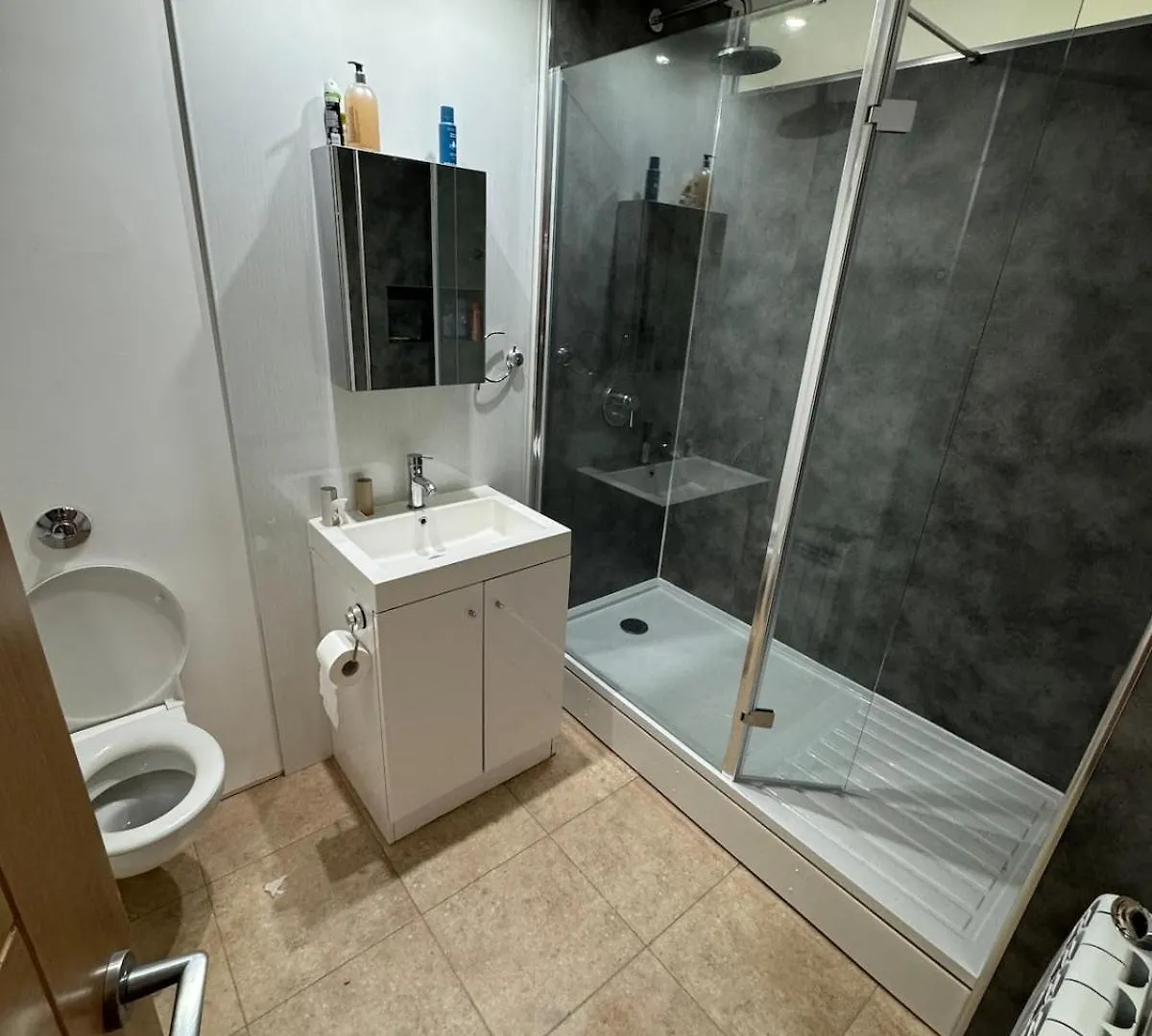 3 Bedroom Tranquil Ground Floor Flat In Merchiston Edinburgh 0*,  United Kingdom